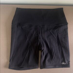 ALO Yoga Women's Black Bike Shorts